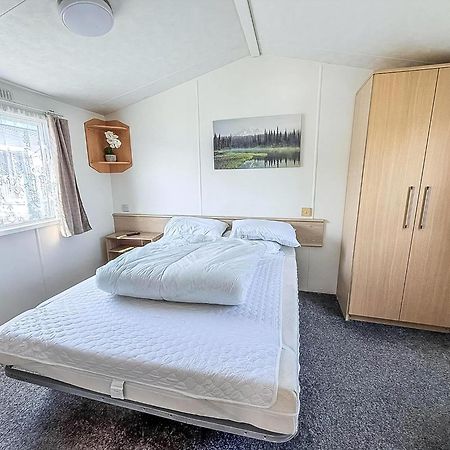 6 Berth Staycation Caravan Nearby Clacton-On-Sea In Essex Ref 26254E Bagian luar foto
