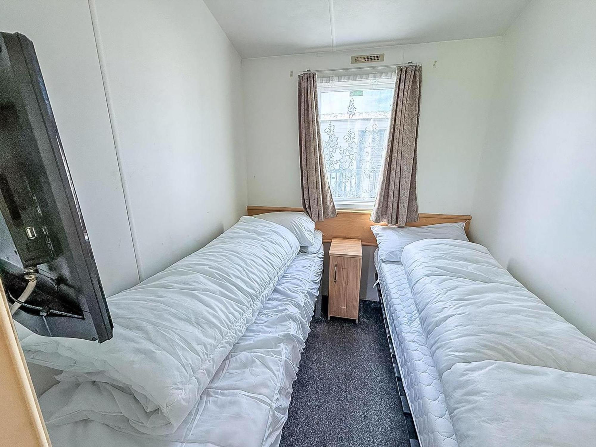 6 Berth Staycation Caravan Nearby Clacton-On-Sea In Essex Ref 26254E Bagian luar foto