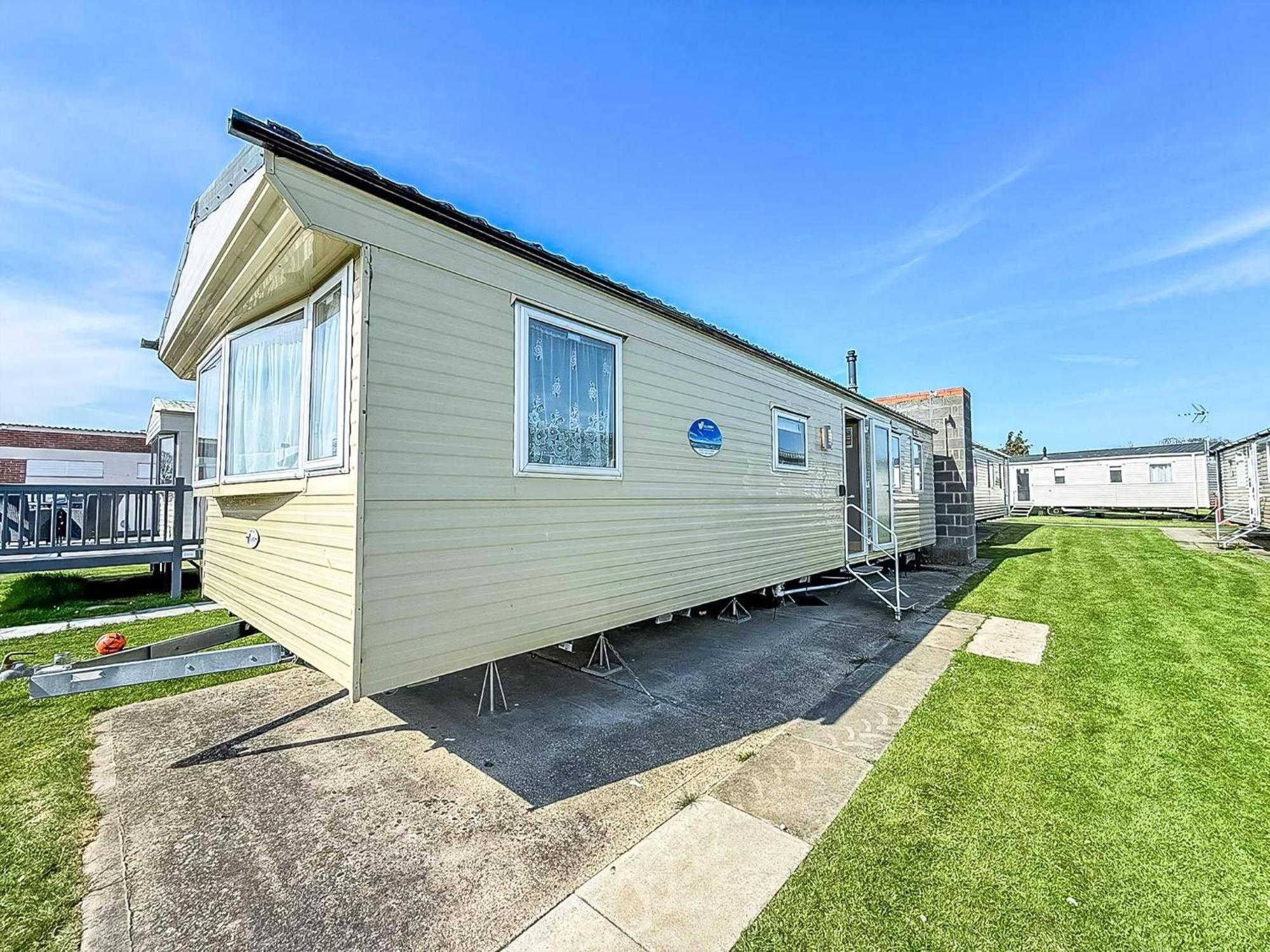6 Berth Staycation Caravan Nearby Clacton-On-Sea In Essex Ref 26254E Bagian luar foto
